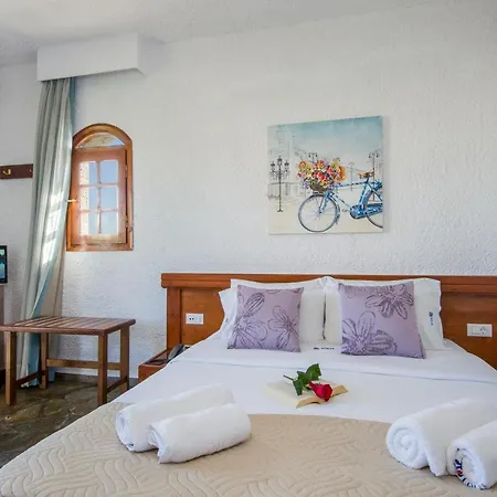 Lägenhetshotell Folia Chania 3*