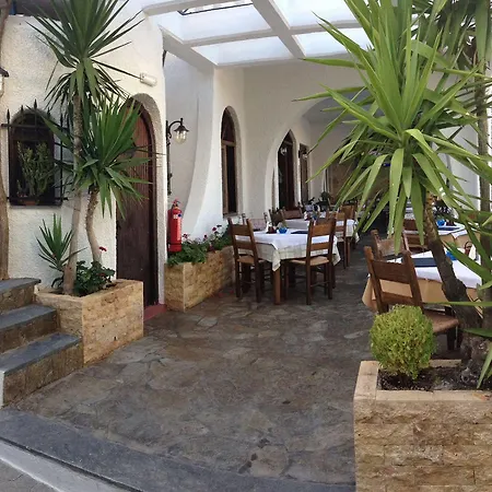 Lägenhetshotell Folia Chania 3*